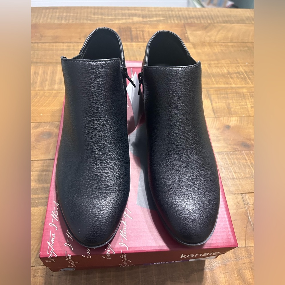 Kensie Sammy Black Ankle Boot - Picture 3 of 11